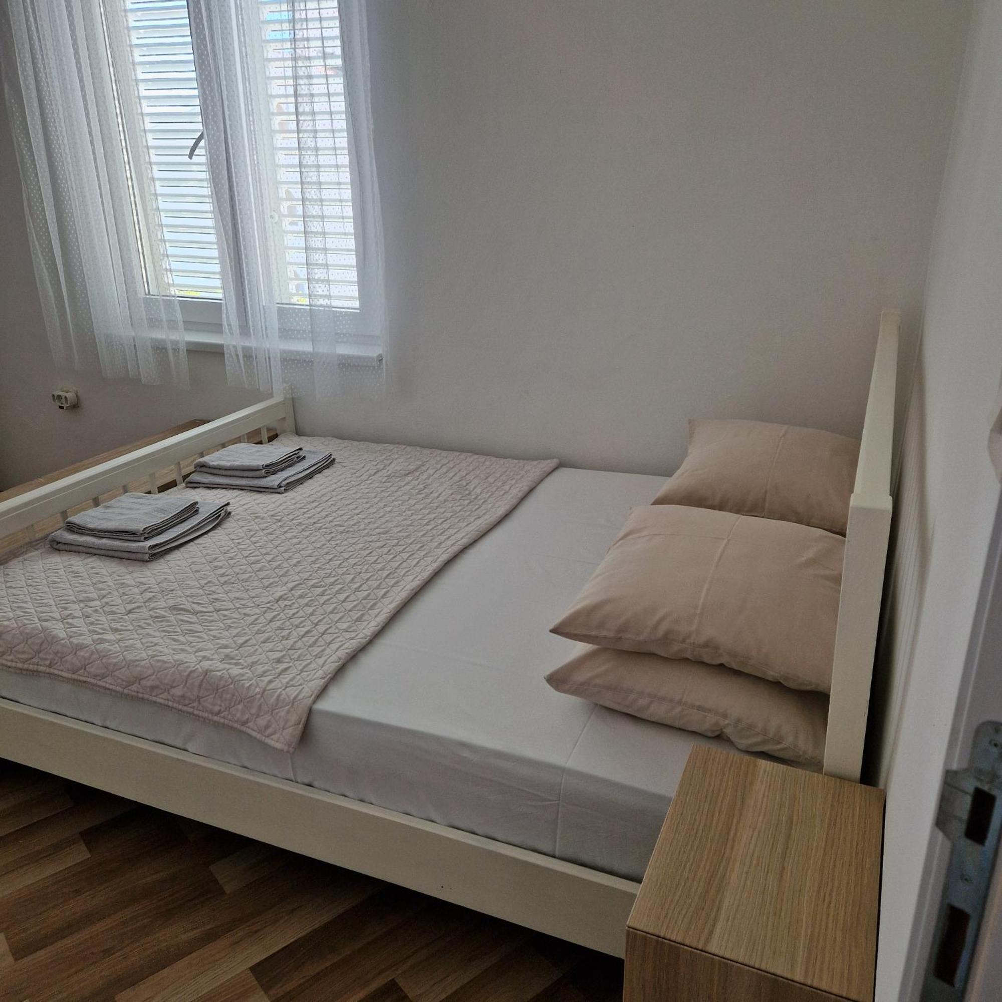 Apartman Iva Novalja Exterior photo